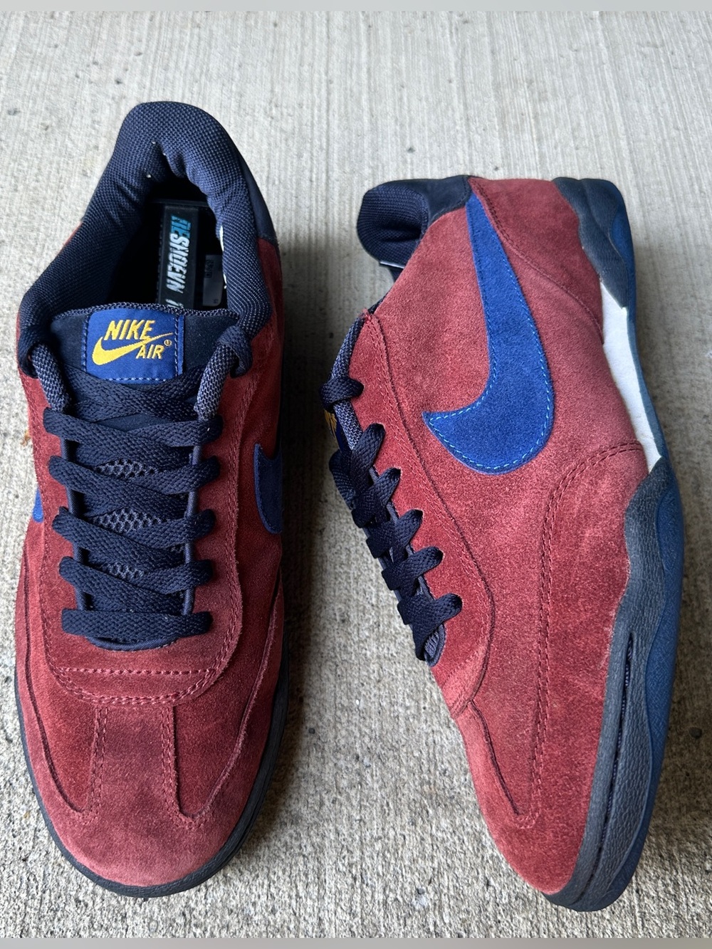 Vintage Nike Air Zoom FC Burgundy Blue
FC Barcelona men’s size 10.5